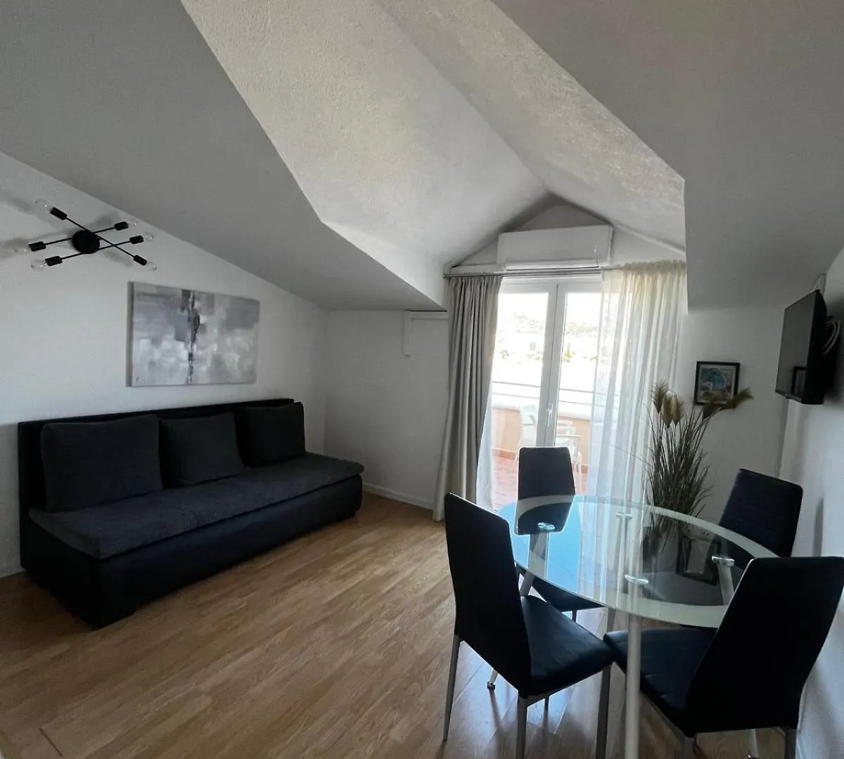 Apartments Kapetanovi Dvori Trogir 0*,  Croatie