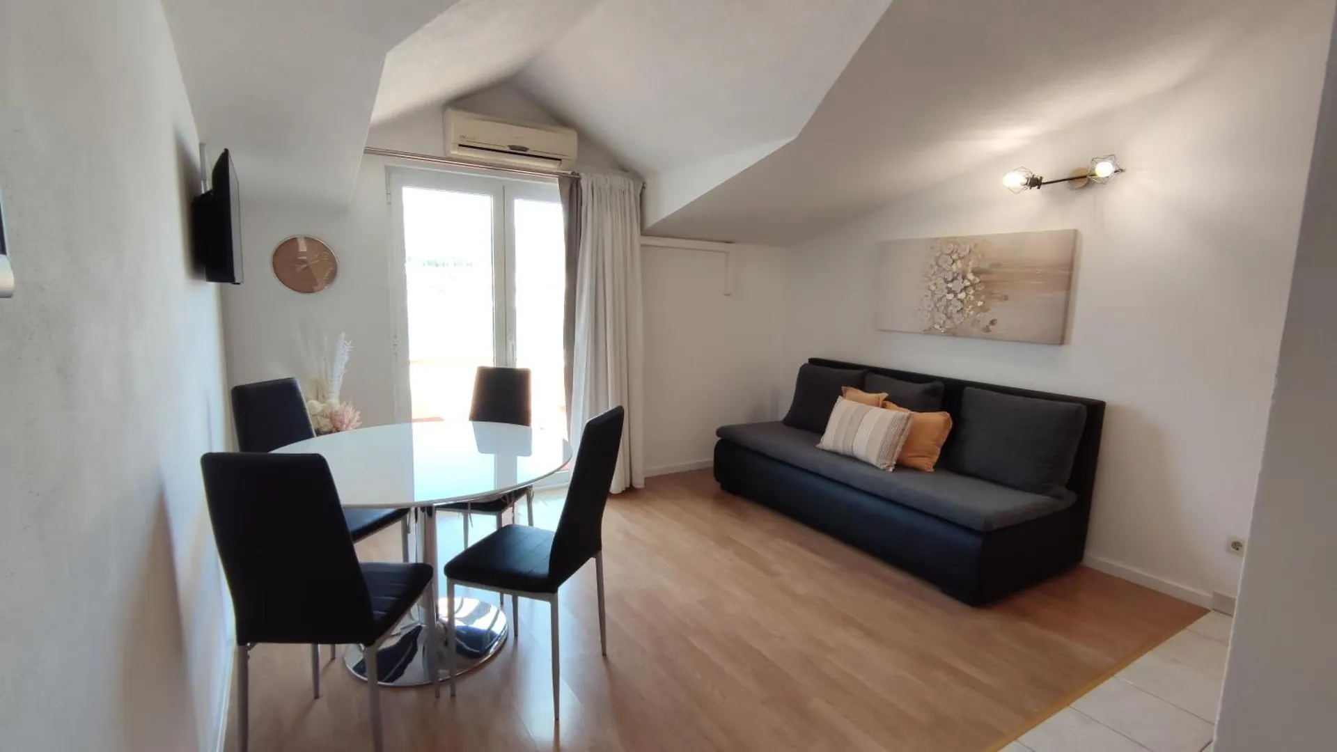 Apartments Kapetanovi Dvori Trogir Kroatien